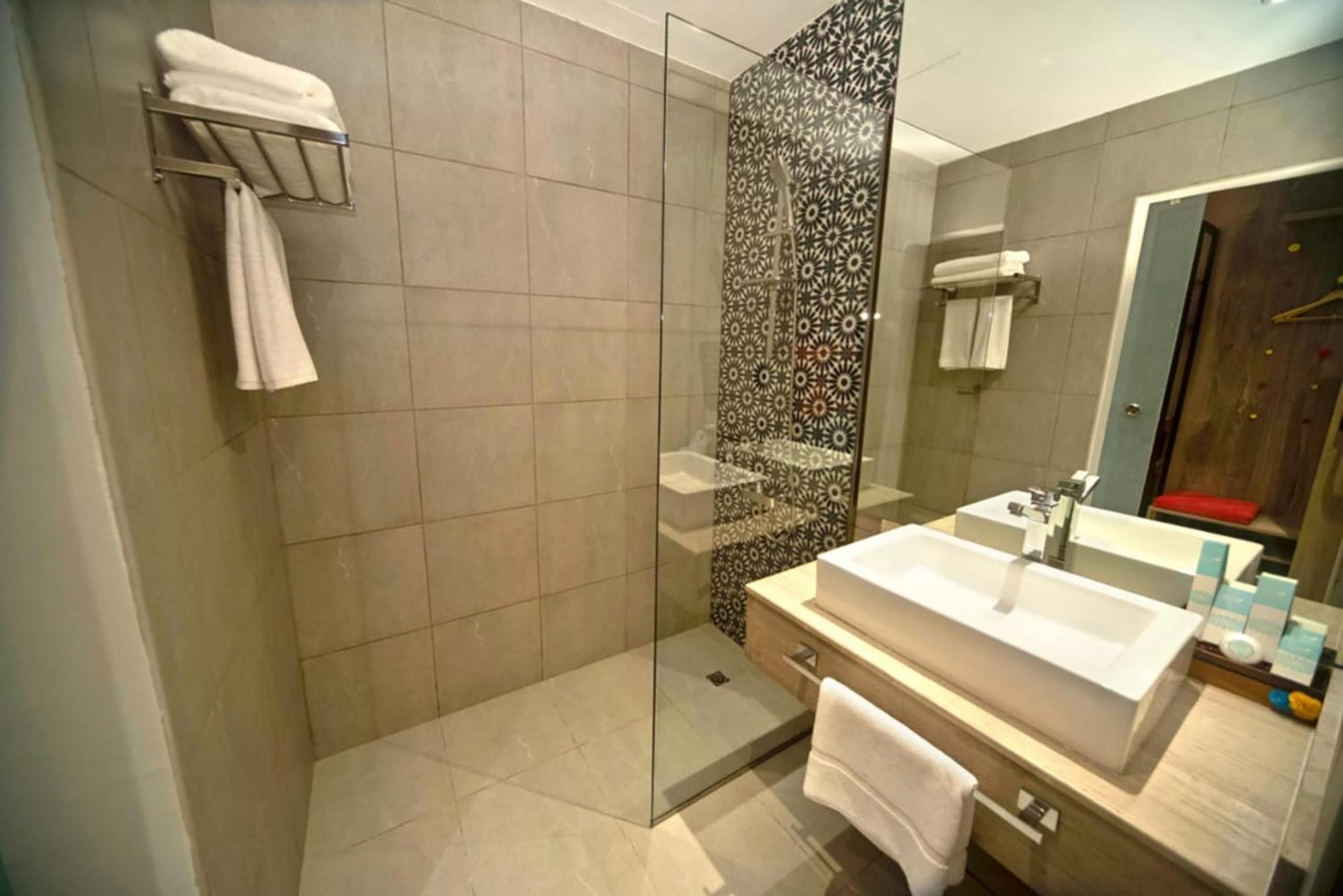 Kingsgate Canal Hotel By Millennium Dubai Dış mekan fotoğraf
